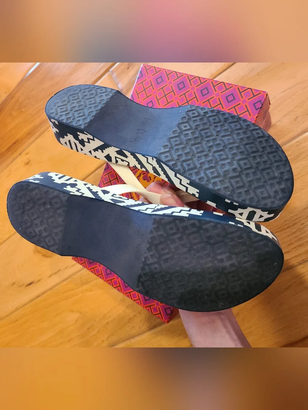 Like NEW Tory Burch Platform Wedge Navy White Logo Flip Flop Sandal 7.5 Or 8